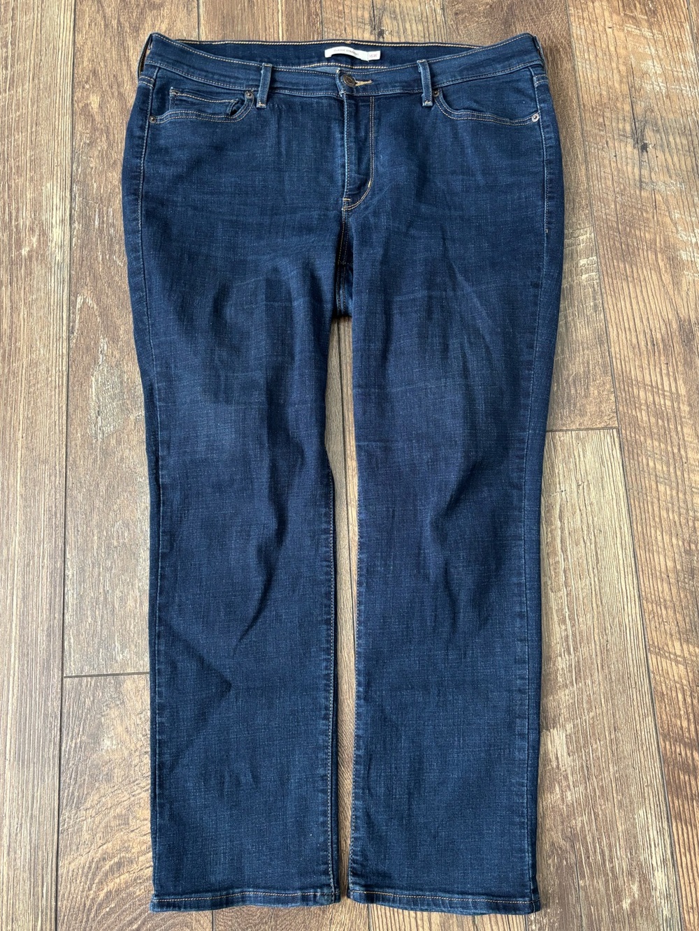 Levi's Women's Stretch Classic Straight Leg Mid-Rise Jeans Size 16W Bootcut